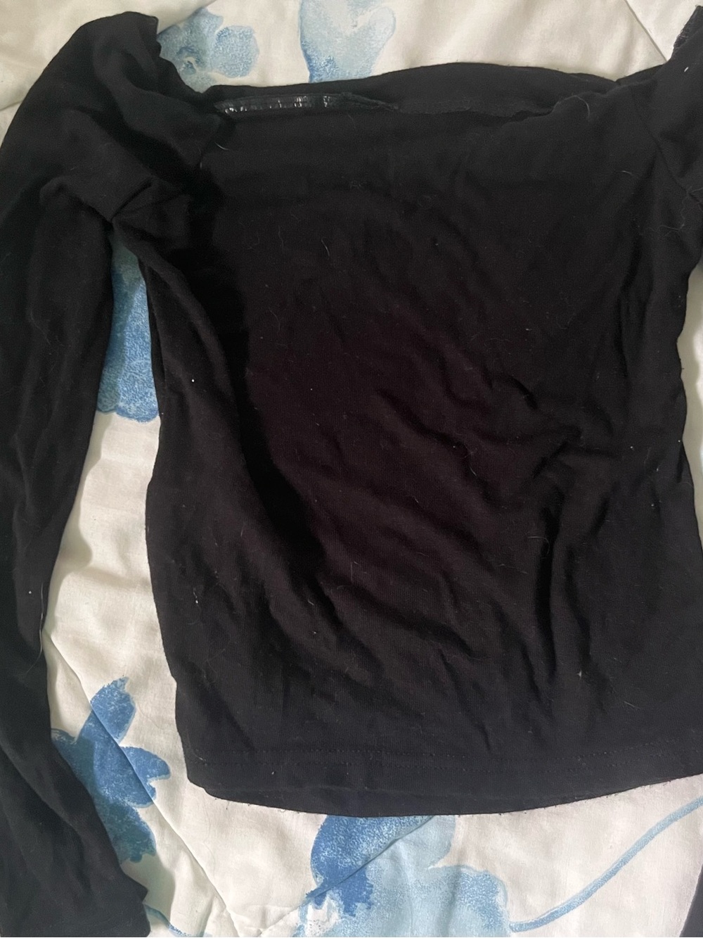 Dazy Classic Off-the-Shoulder Sweater in Black XS